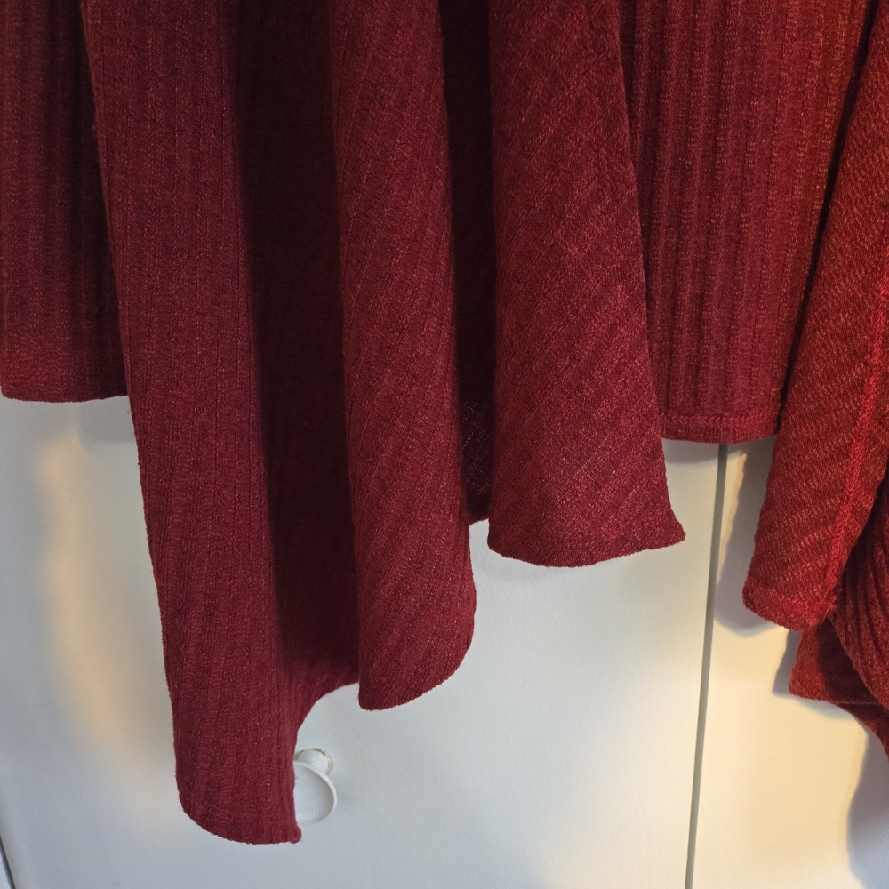 Impulsive Wine Hi-Lo Open Cardigan - Picture 4 of 6